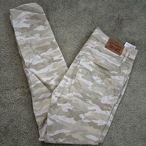 Levi's Tan Skinny Jeans Camo